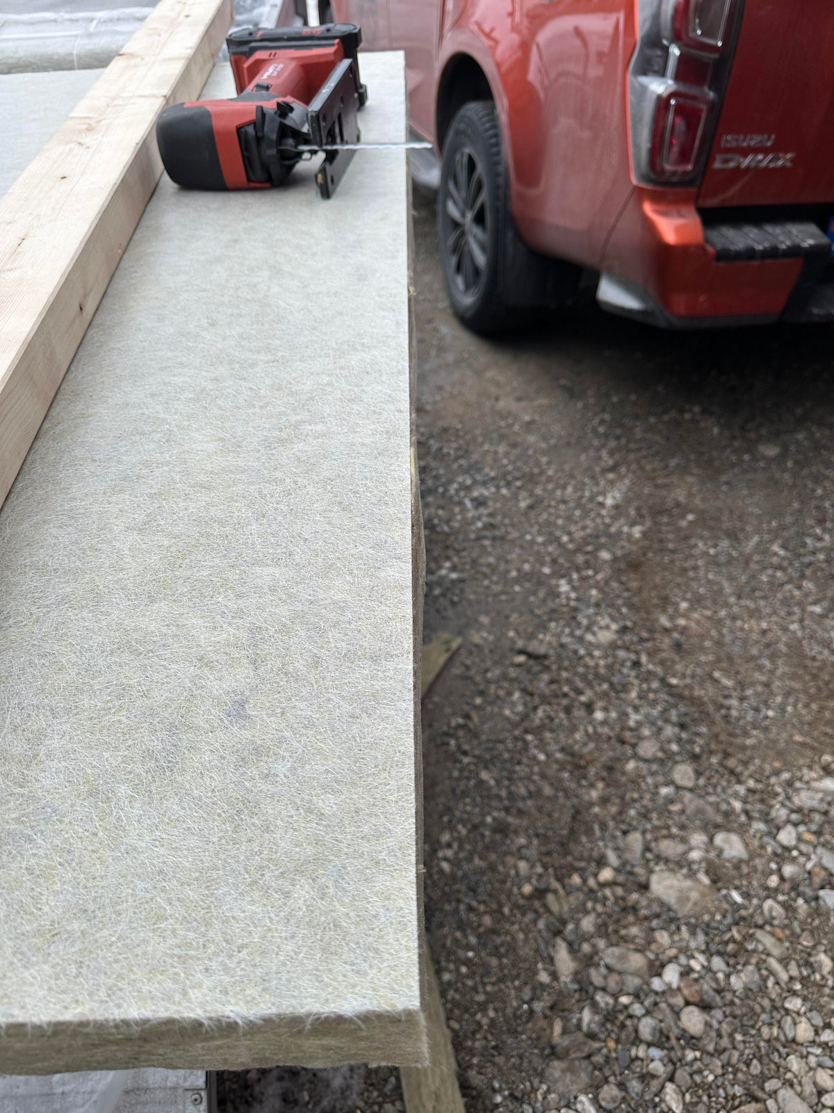 Myke materialer | Fin Snittkvalitet | Rockwall, Markisolasjon, Grunnmurisolasjon, Hunton Vindtettplater, RedAir m.m | 3 stk | Stikksagblad