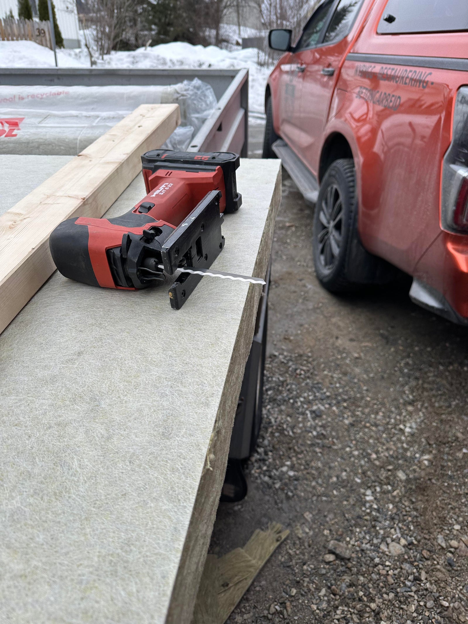 Myke materialer | Fin Snittkvalitet | Rockwall, Markisolasjon, Grunnmurisolasjon, Hunton Vindtettplater, RedAir m.m | 3 stk | Stikksagblad